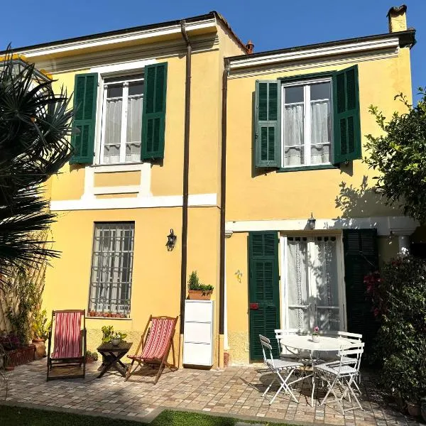 Villa Angelina Holiday Homes I Casa Limone I 5 minuti a piedi dal mare I Giardino I Parcheggio privato โรงแรมในวาลเลโครเซีย