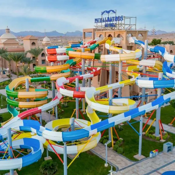 Pickalbatros Aqua Park Resort - Hurghada, hotel en Hurghada