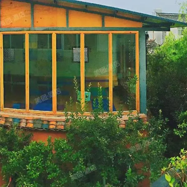 Dali Lily Guest House, close to the Honglongjing Gate of the ancient city,only 200 meters ,near the Cangshan and Erhai Lake,English-speaking service, convenient payment, hotel v destinácii Dali Ancient Town