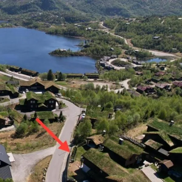 Holiday apartment close to Kjeragbolten, hotel in Tjørhom
