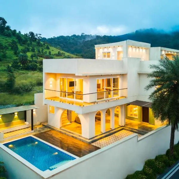 Zenith Palms by StayVista - 5BHK Mountain-View Villa with Private Pool, hotell sihtkohas Igatpuri