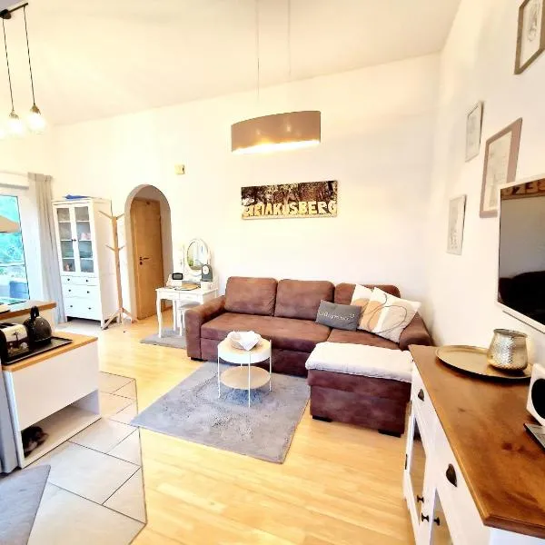 Ferienwohnung Hornig Zwei Terrassen, Parkplatz, separater Eingang, xBox, WLan, Kaffee, hotel a Sulzfeld am Main