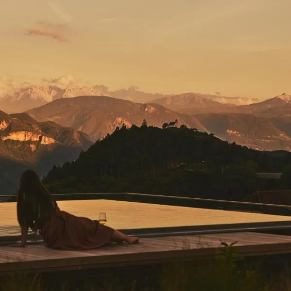 ALPIANA - green luxury Dolce Vita Hotel, hotel in Vollan