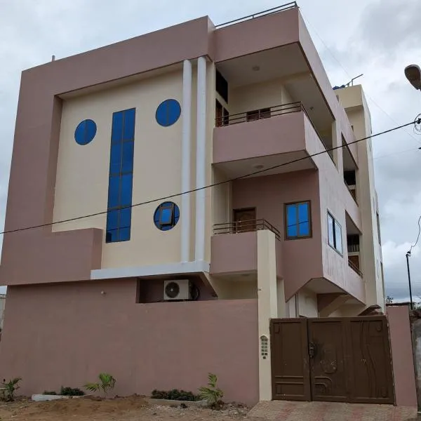 Porto-Novo Charme Townhouse, hotel in Porto-Novo