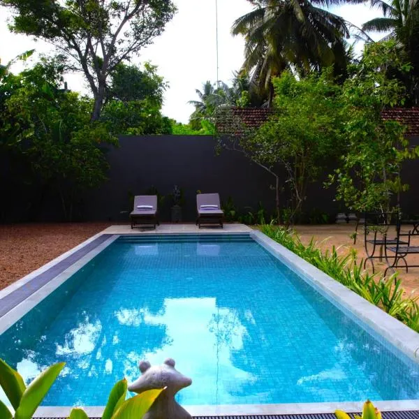 Dhyana Beach Villa, hotel in Ambalangoda