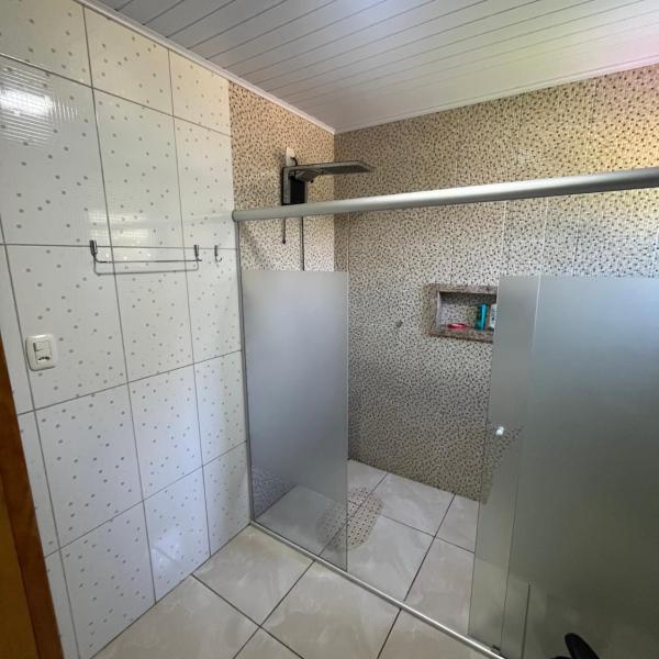Hospedagem familiar com piscina e churrasqueira - Foto 3