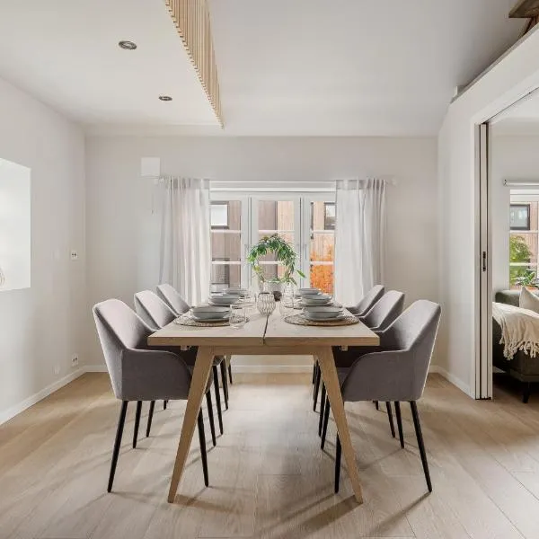 Central loft apartment, with a view from the roof terrace, hotel v destinaci Tromsø