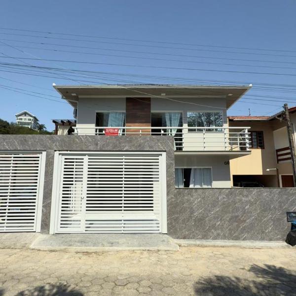 2º andar de casa na Armação da Piedade, 50 metros da praia - Foto 2