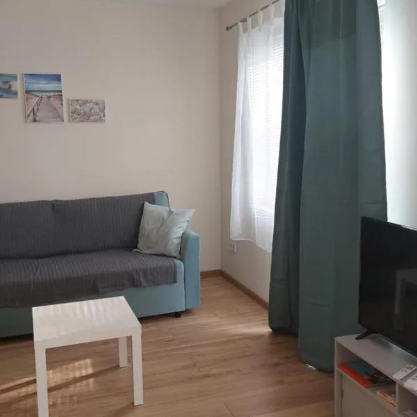 Konstantin Apartman、ソルノクのホテル