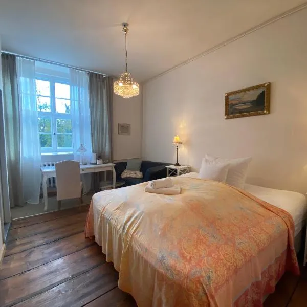 Wasserburg Turow, hotel in Glewitz