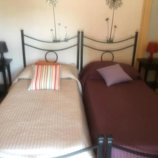 Affitta camere Da Lalla, hotel v destinácii Dolcedo