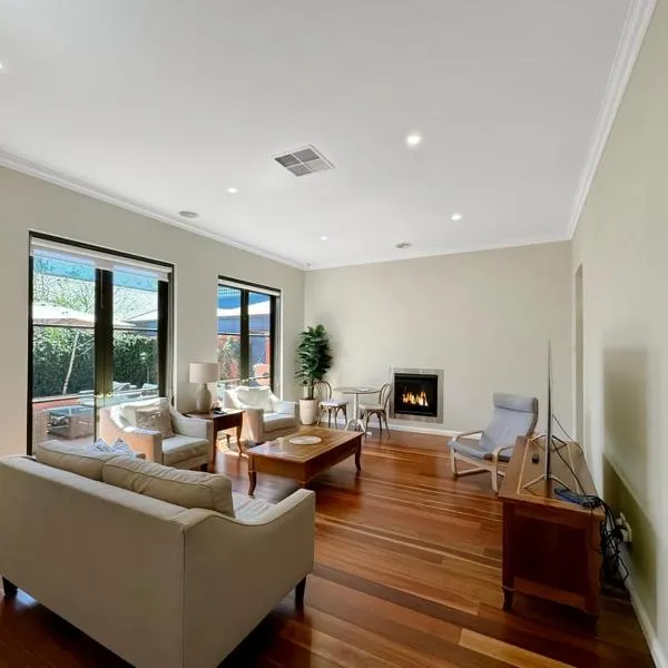 Classic Meets Modern in Central Wagga, Hotel in Wagga Wagga