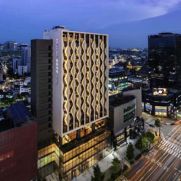 Mercure Ambassador Seoul Hongdae, hotel en Seúl