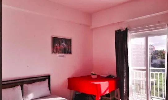 ANIA ROOMS@AMANI GRAND RESIDENCES NEAR AIRPORT, hotel en Isla de Mactán