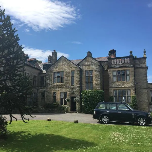 Dunsley Hall Country House Hotel, hotel in Whitby