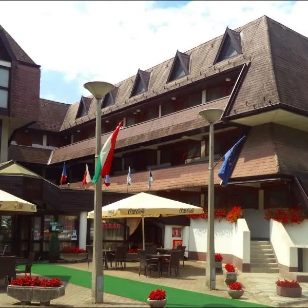 Viking Hotel, hotel en Pusztaszabolcs
