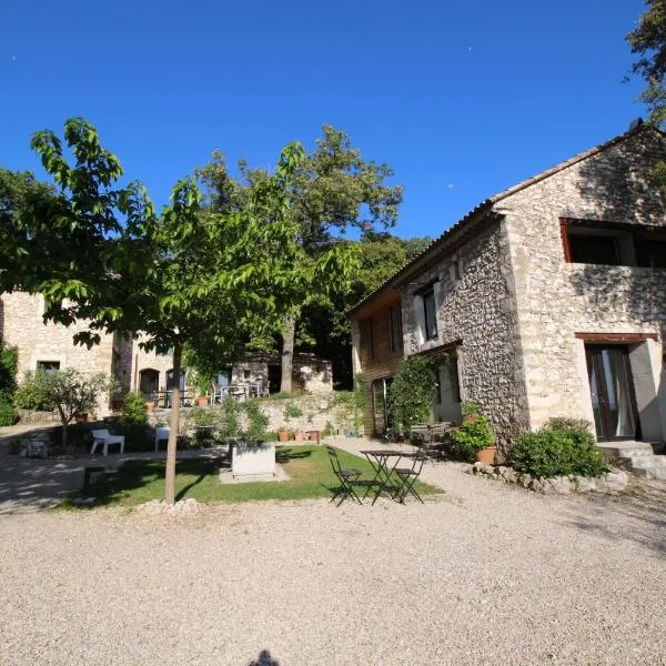 Les Esplanes, hotel em La Garde-Adhémar