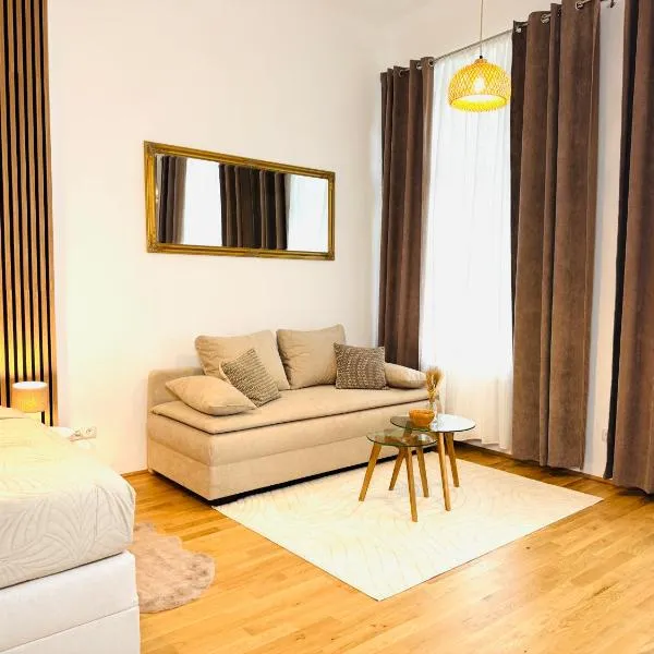 Katys Cozy Corner - Self CheckIn, hotel ve uŠtýrském Hradci