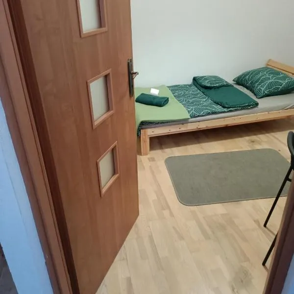 Cruz Mieszkanie Pokoje Centrum przytulny czysty lokal na noc, khách sạn ở Łódź