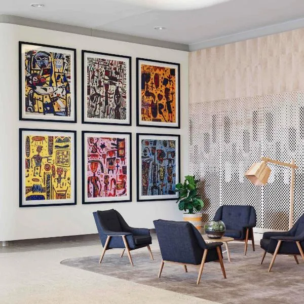 Art Series - The Larwill Studio, hotel in Melbourne