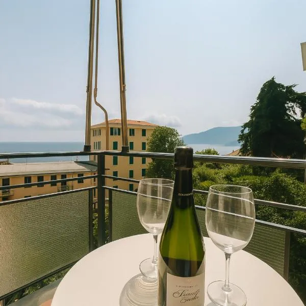 WELCOME RIVIERA Primavera 1A Vista mare- spazioso e comodo appartamento-2 bagni-wifi-aria condizionata in ogni stanza-garage a pagamento 15 euro al giorno, hotel in Rapallo