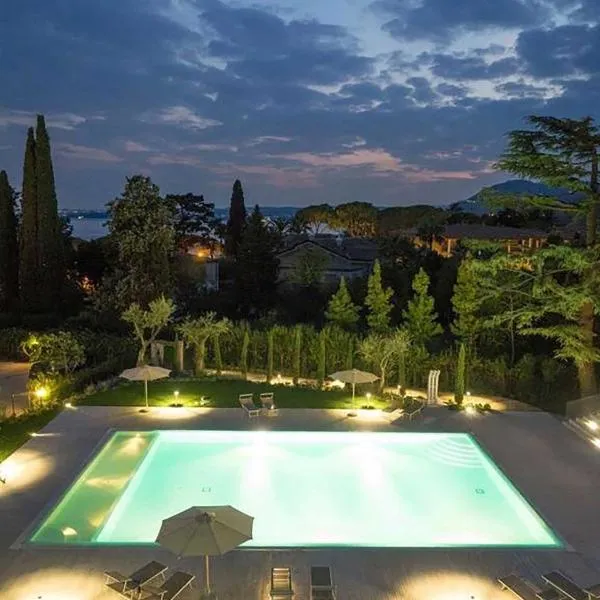 Relais Fasanella attico - Lago di Garda, hotel in Toscolano Maderno