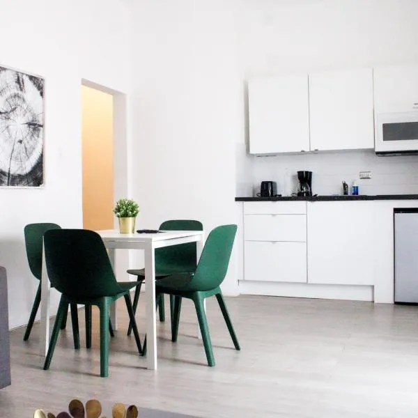 Villas at Auxilio Mutuo 104 โรงแรมในซานฮวน