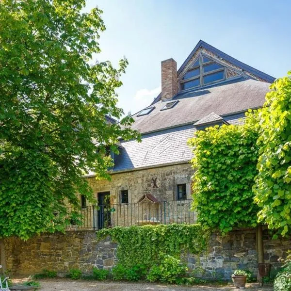 Les Confidences de Messire Sanglier, stylished guest houses, hôtel à Beauraing