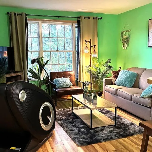 Jurassic Dino Suite Jiminy-Must See Sleeps 4, hotel in Hancock