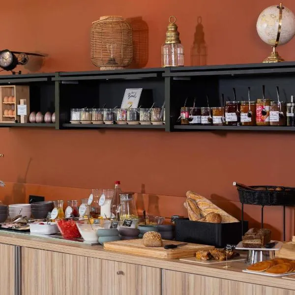 四季里爾機場酒店，萊斯坎的飯店