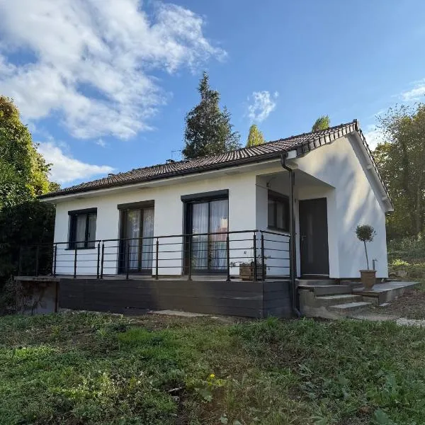 Le Balcon petit extérieur Idéal familles & couples à 10 min Disneyland Paris avec lit Queen size & parking privé, hotel Coupvray-ben