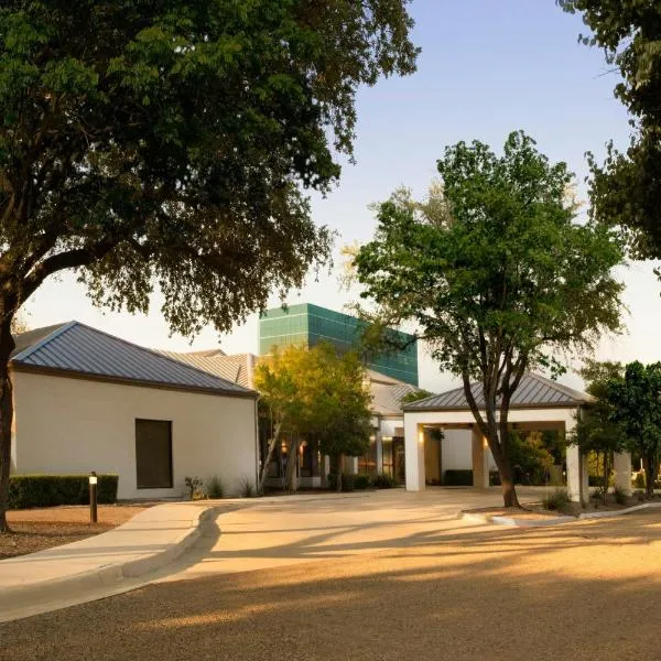 Courtyard Dallas Las Colinas, ξενοδοχείο σε Irving