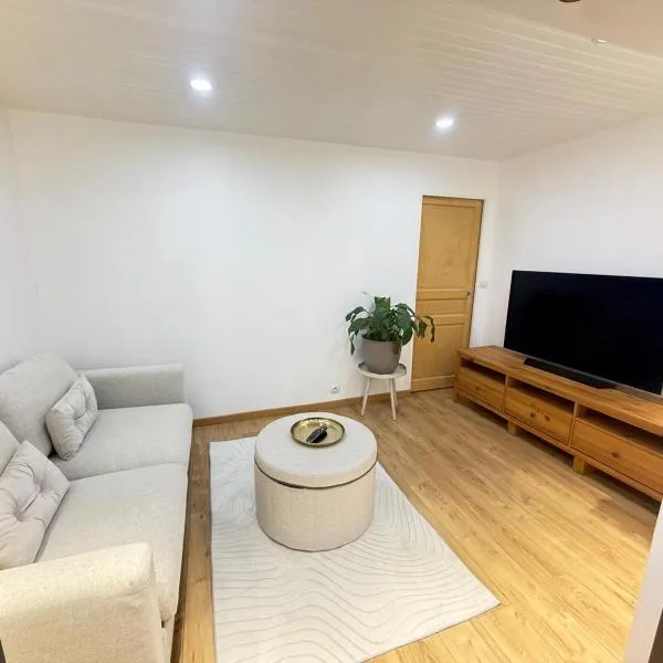 Appart cocooning terrasse, ξενοδοχείο σε Lons-le-Saunier