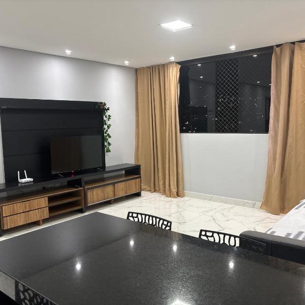 Apartamento novinho e central - 2 ou 3 quartos, 2 banheiros, elevador e estacionamento