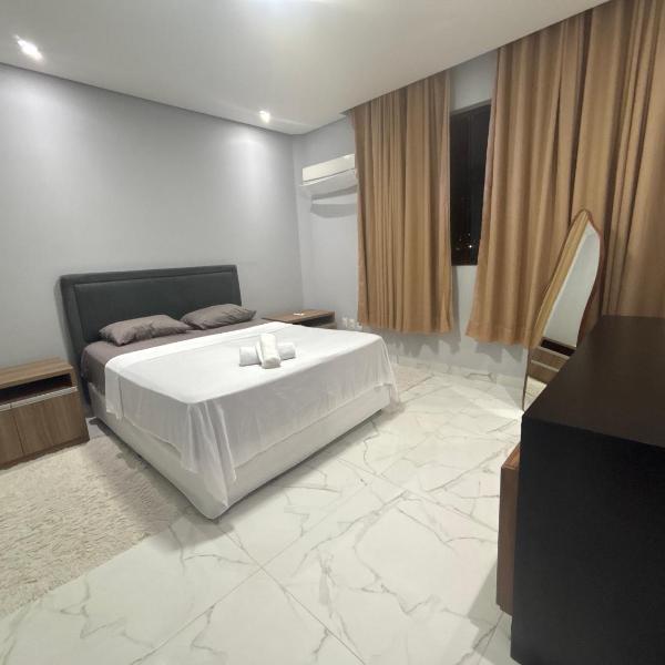 Apartamento novinho e central - 2 ou 3 quartos, 2 banheiros, elevador e estacionamento - Foto 2