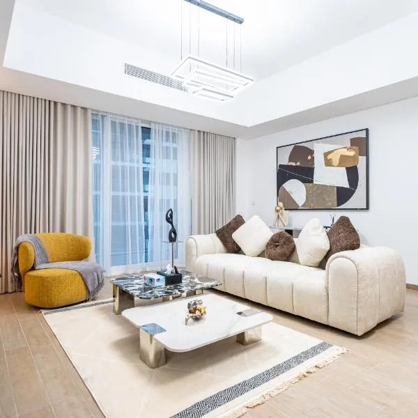 Mayan Maison 2BR - Luxe & Modern: Abu Dabi'de bir otel