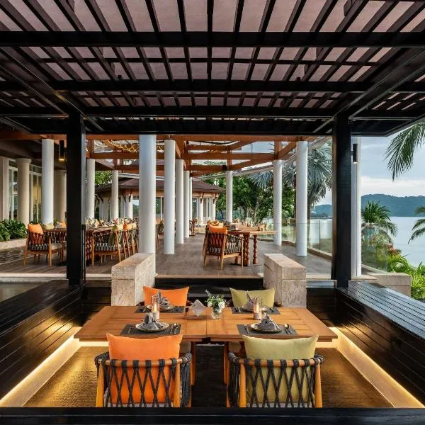 Pullman Phuket Panwa Beach Resort, hotel v destinaci Panwa pláž