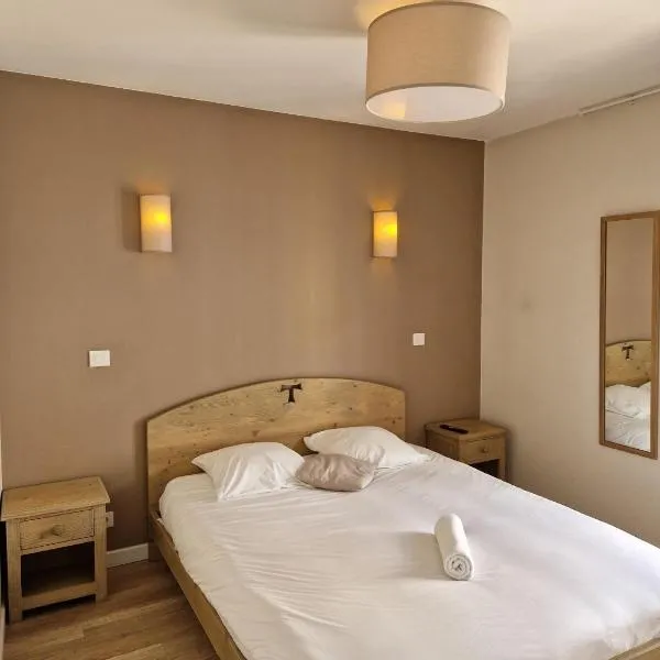 Hôtel Bistrot Les Tanins, hôtel à Saint-Antoine