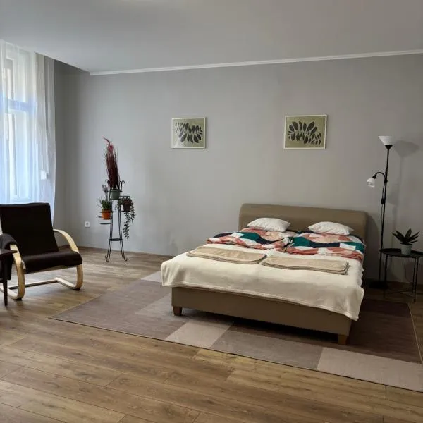 100 Éves Ház, ξενοδοχείο στο Έστεργκομ