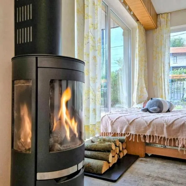 Ma-Bebe Play House with Private Sauna --- Lake, Parks and SPA Pools in 5 min, hotel in Pancharevo