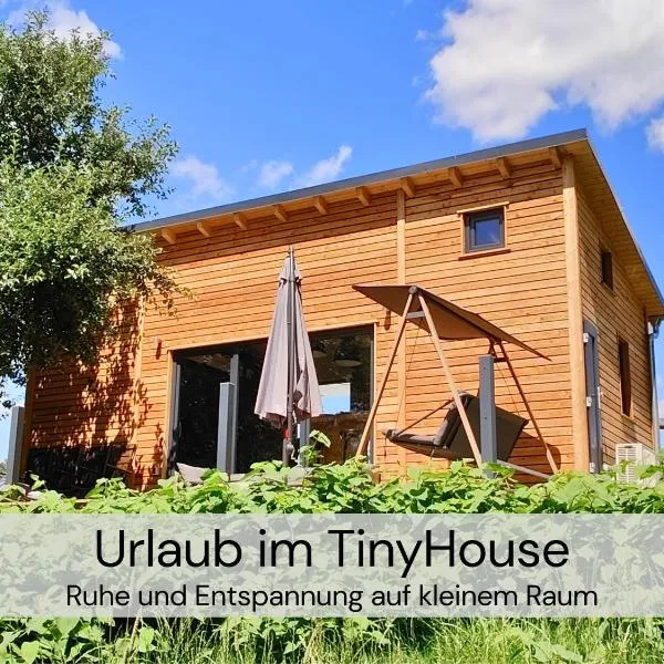 TinyHousebeiDresden unser größtes winziges Häuschen für bis zu 7 Personen, Kaminofen, große Terrasse - Nähe Sächsische Schweiz - Von Juni - September Mindestmietzeit 1 Woche Sa-Sa, ξενοδοχείο σε Großharthau