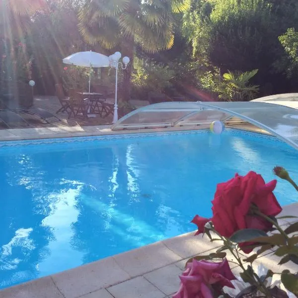 Le Lavoir, hotel in Niherne