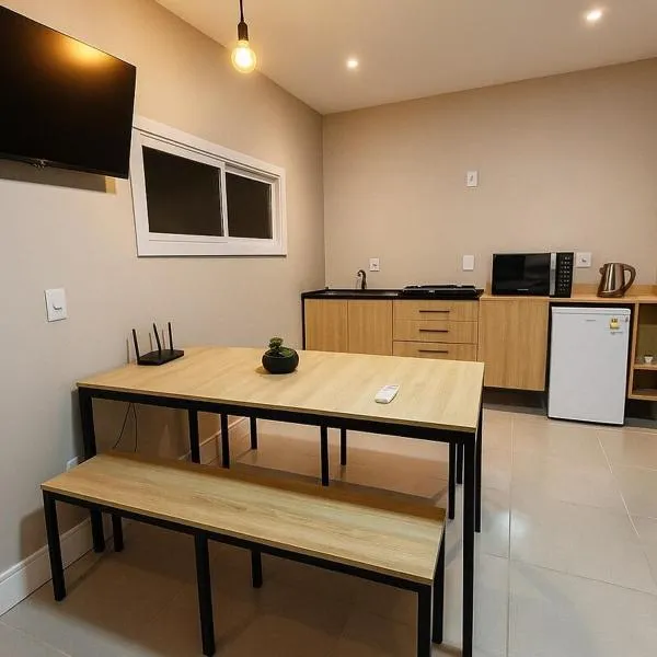 Studio Super Luxo - Novo & Confortável, hotel in Uruguaiana