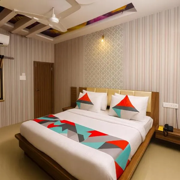 The Sky Comfort - Hotel The Heaven, Dwarka, hotel v destinaci Dwarka