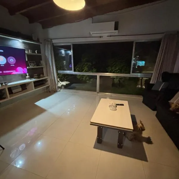 Departamento Amplio a cercanías del Rio, hotel en Posadas