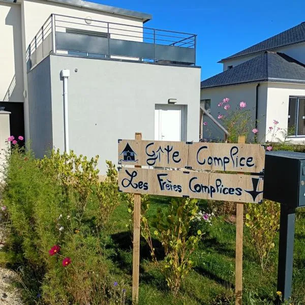 Gîte à 400m de la mer、Ploudalmézeauのホテル