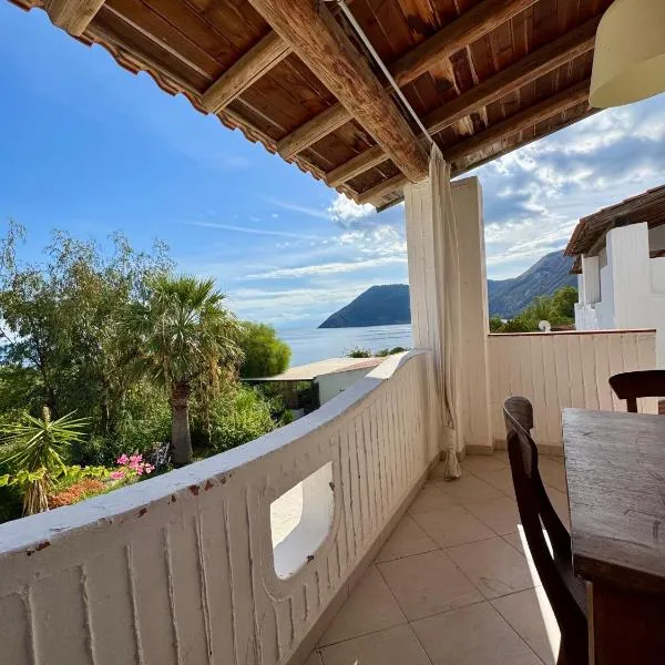 JERA Holiday Collection VULCANO TRE - Sea View, hotel a Vulcano