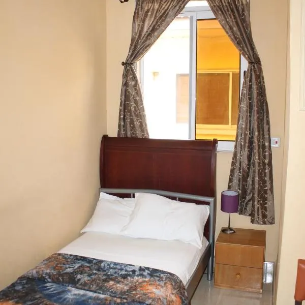 Jesiwa B's Little Palace, hotel in Accra