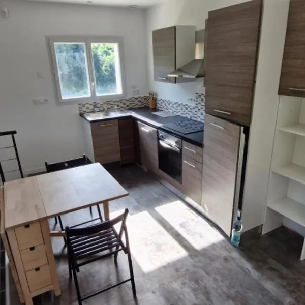 Appartement Aubres, hotel en Aubres