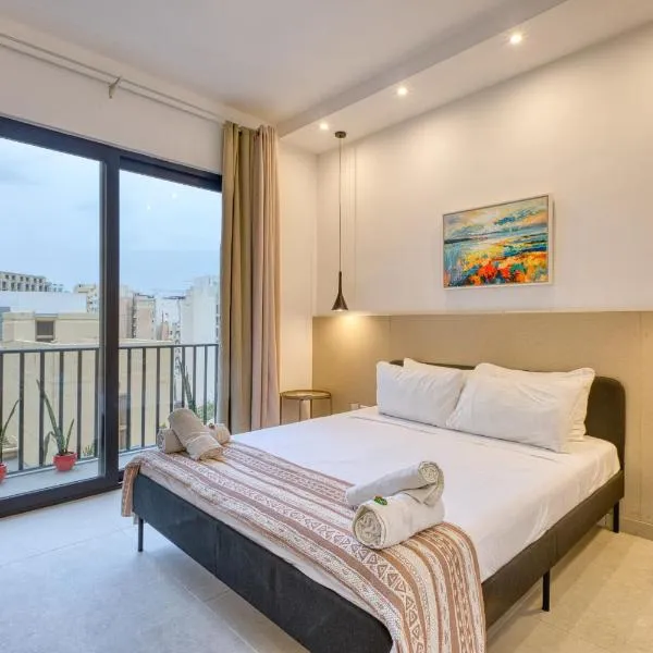 Modern Sliema Stay - Walk to Shops & Qui-Si-Sana Promenade, hotel i Sliema
